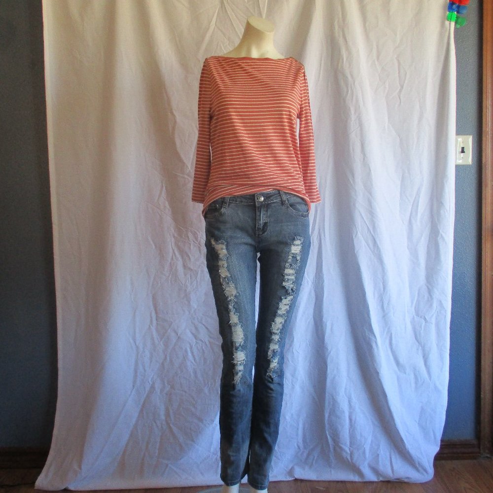🙈2pc Red Rivet distressed jeans and NWT rust top
